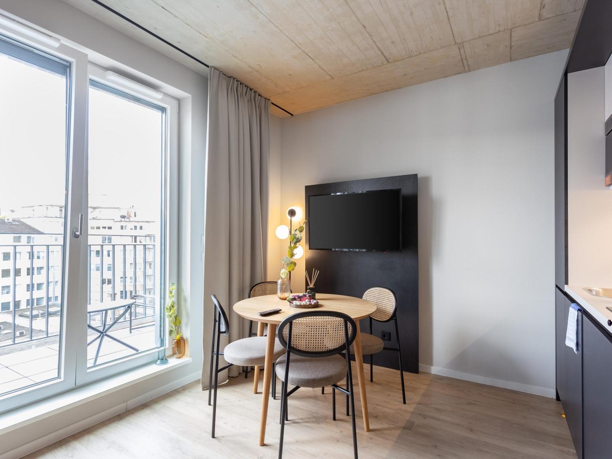 Limehome Duesseldorf Stresemannstrasse - Digital Access Номер фото