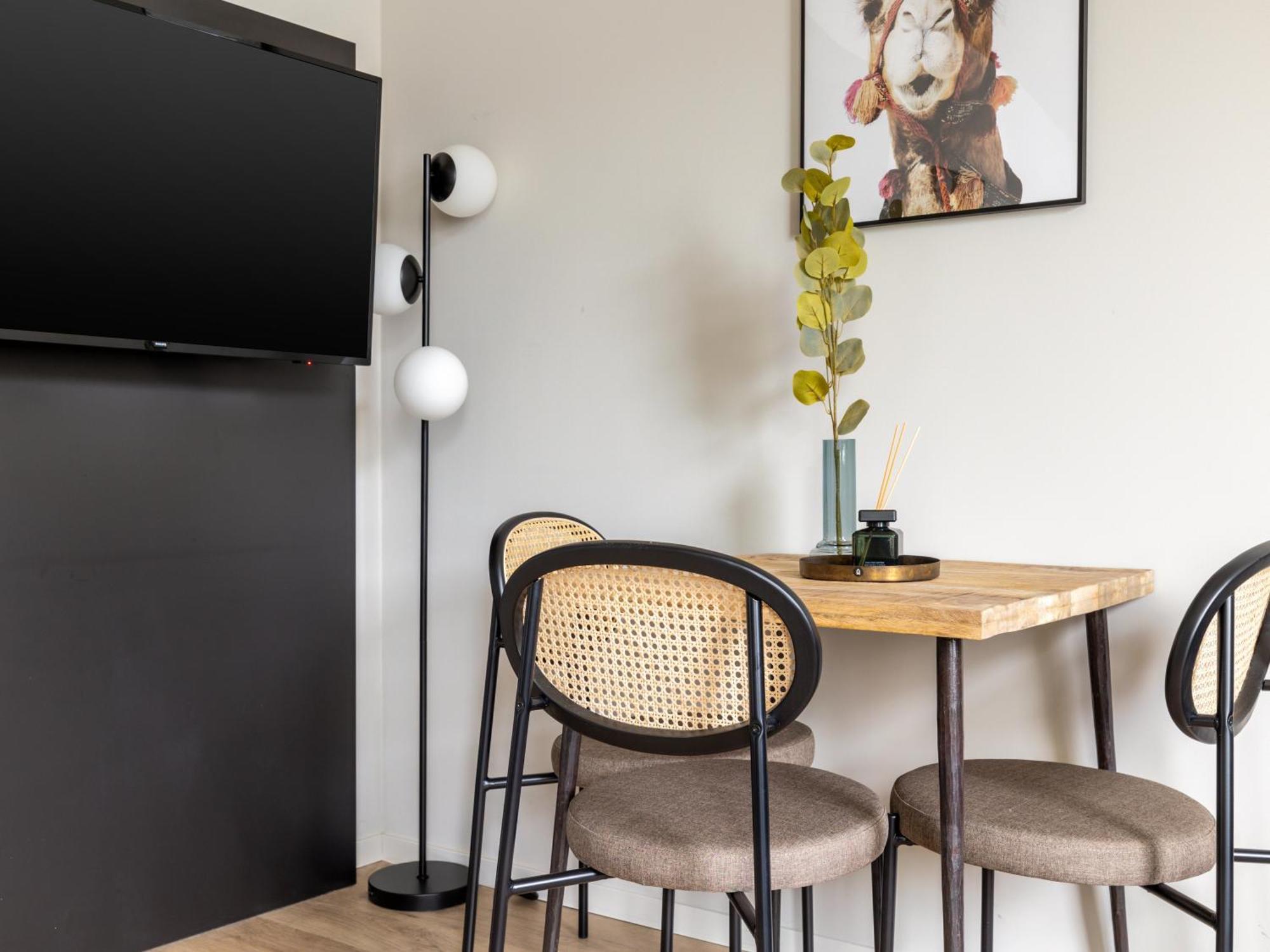 Limehome Duesseldorf Stresemannstrasse - Digital Access Номер фото